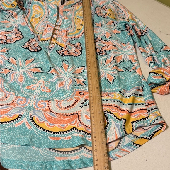 New Direcctions Colorful Paisley Women's Top - Picture 11 of 15